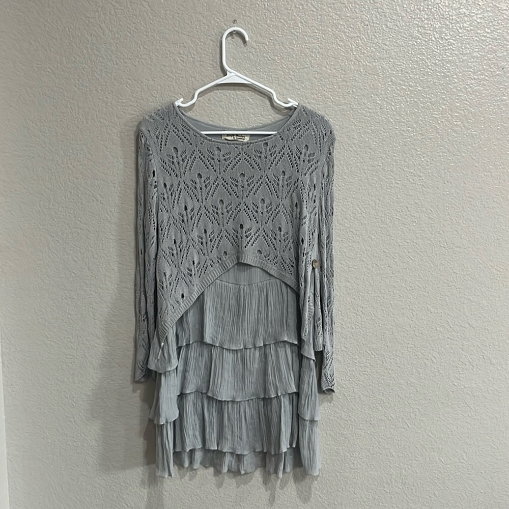 SELFIE COUTURE BY TRENDOLOGY BOUTIQUE TOP SZ S/M GRAY